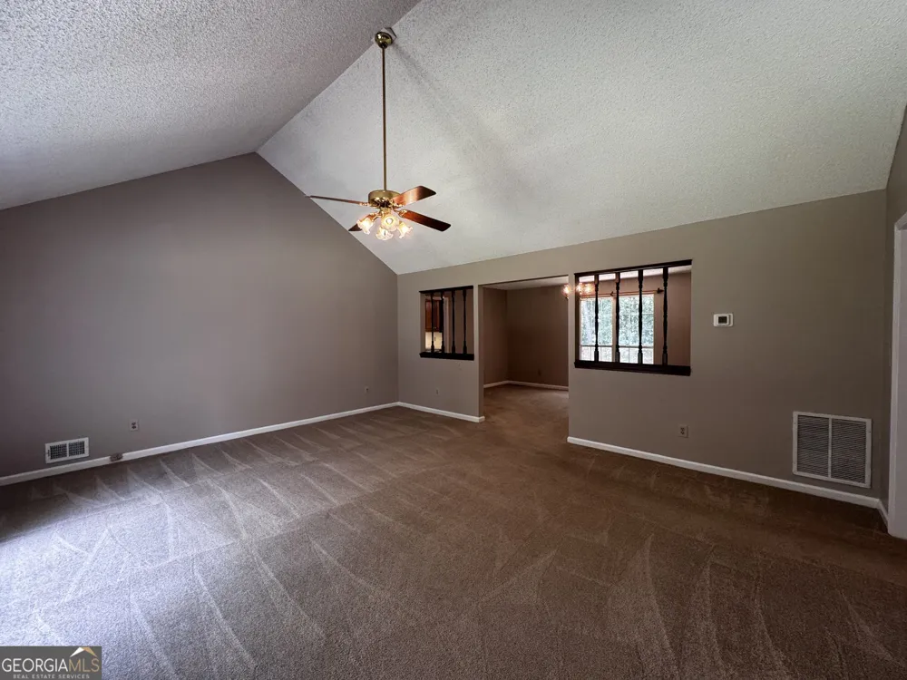 1997 McKinley RD Zebulon, GA 30295
