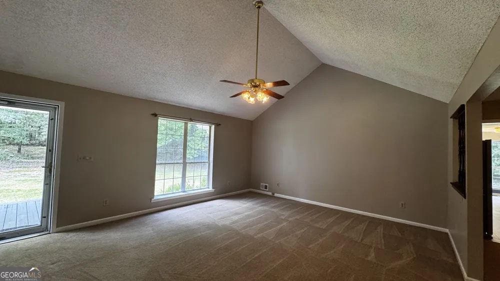 1997 McKinley RD Zebulon, GA 30295