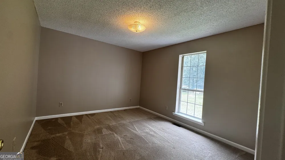 1997 McKinley RD Zebulon, GA 30295