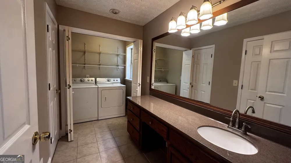 1997 McKinley RD Zebulon, GA 30295