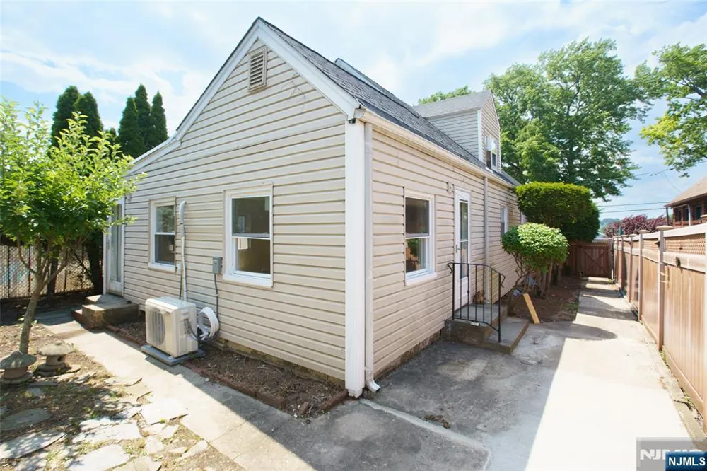 218 Riverview Avenue North Arlington, NJ 07031