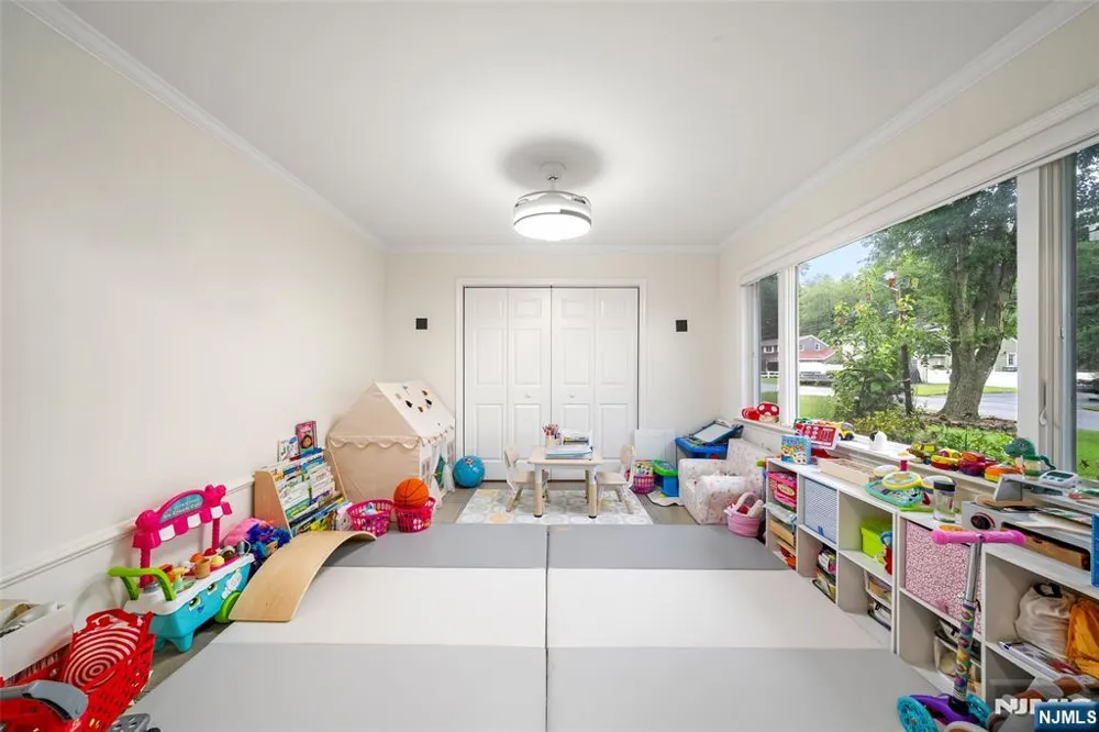 202 Henmarken Drive Northvale, NJ 07647