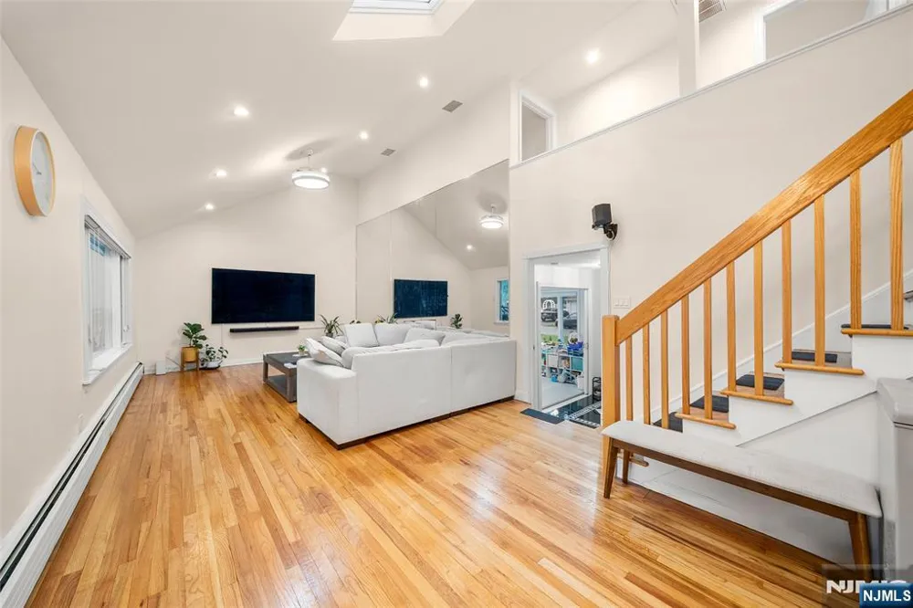 202 Henmarken Drive Northvale, NJ 07647