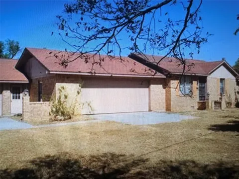 813 E Highway 114