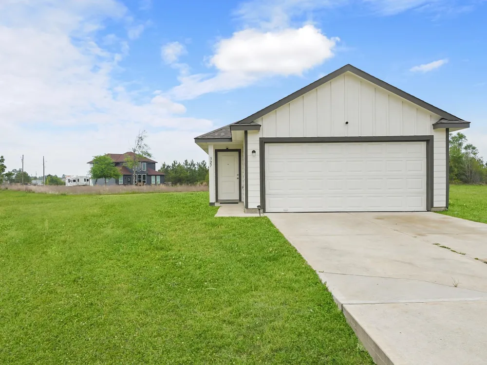 327 Road 5138 Road Cleveland, TX 77327