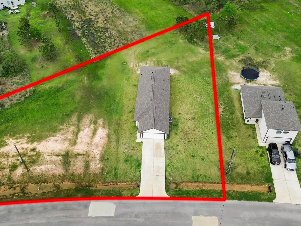 327 Road 5138 Road Cleveland, TX 77327