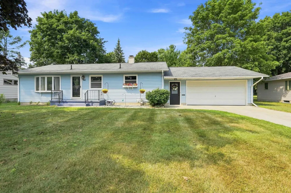 714 Sunset Lane Cadillac City, MI 49601