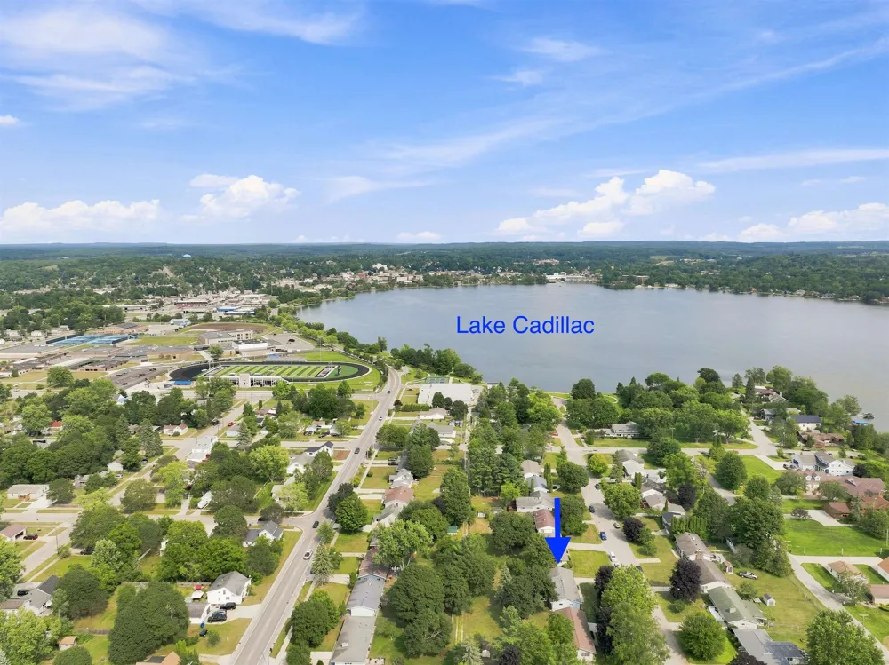 714 Sunset Lane Cadillac City, MI 49601
