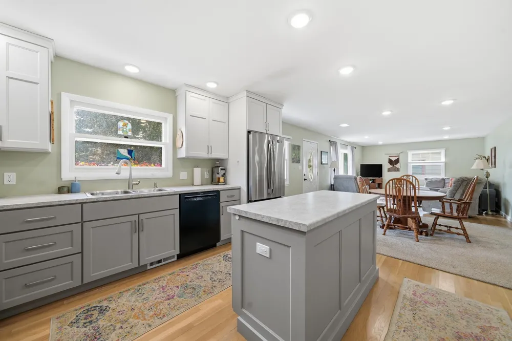 714 Sunset Lane Cadillac City, MI 49601