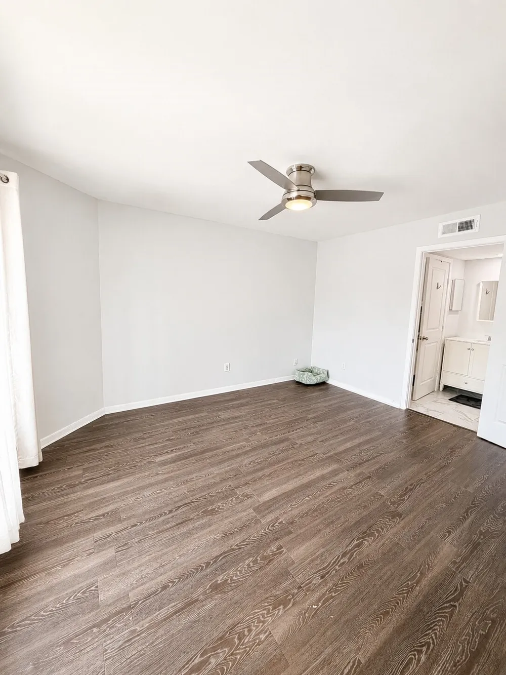 4020 Holland Avenue #213 Dallas, TX 75219