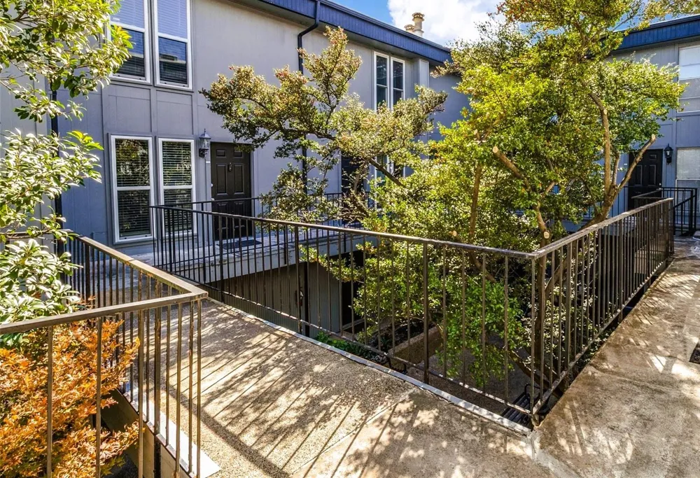 4020 Holland Avenue #213 Dallas, TX 75219