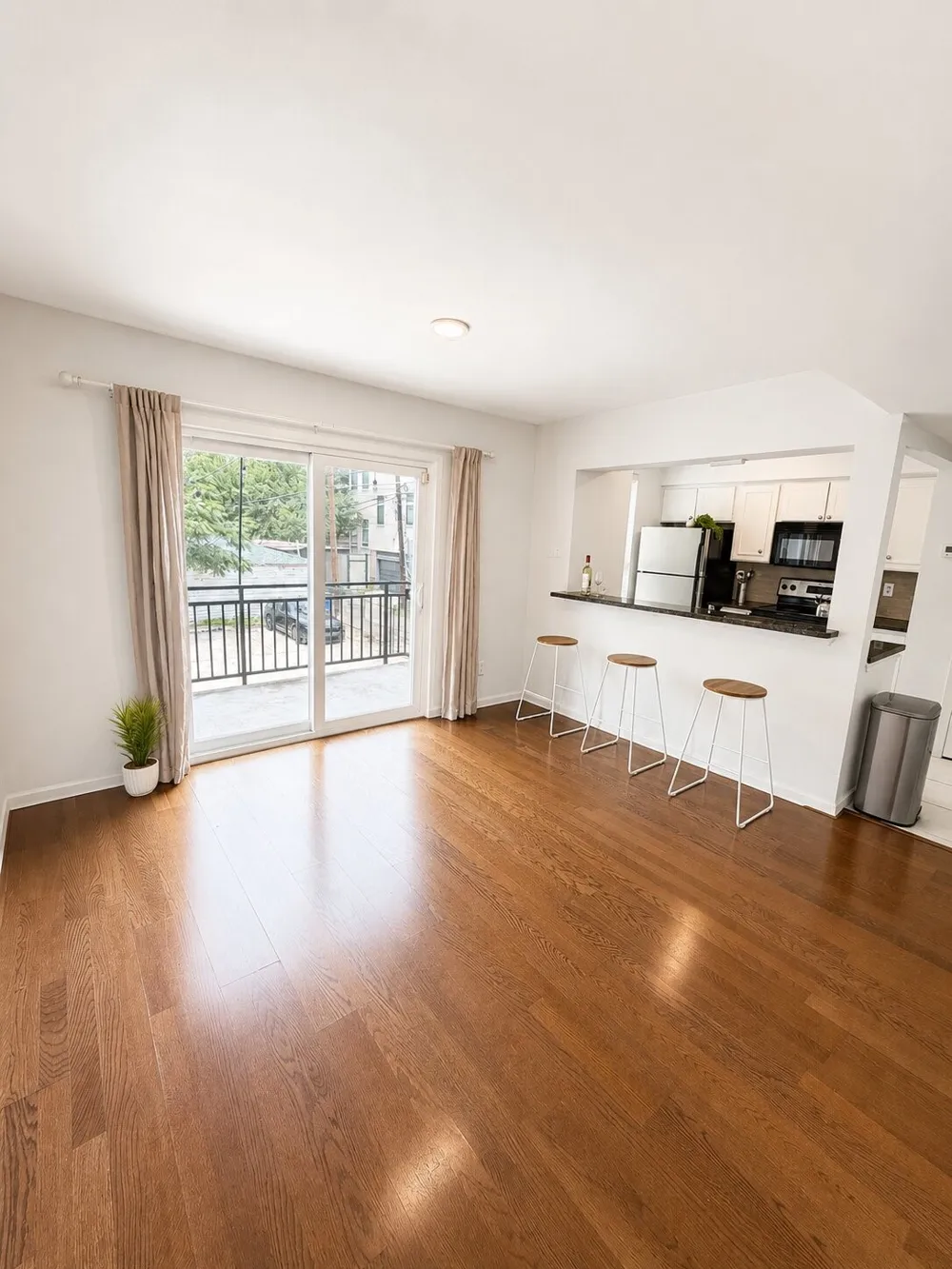 4020 Holland Avenue #213 Dallas, TX 75219