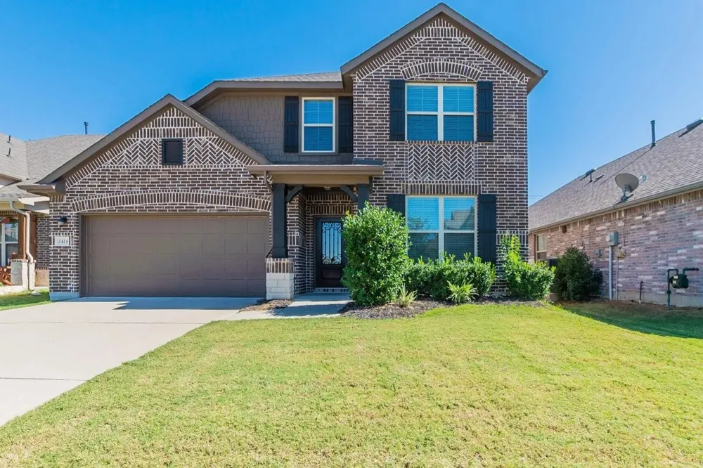2424 Prairie Trail Avenue Aubrey, TX 76227