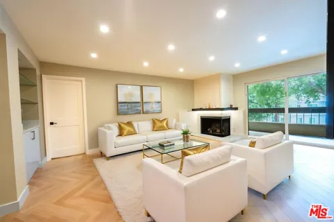 2121 Scott Road