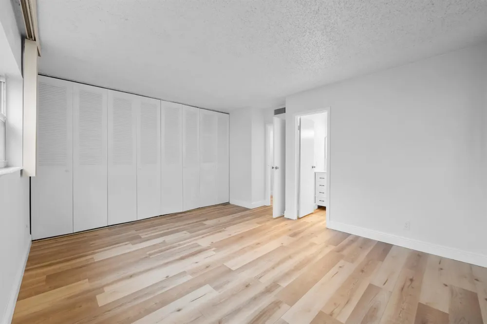 3401 NW 47TH AVENUE #401 Lauderdale Lakes, FL 33319