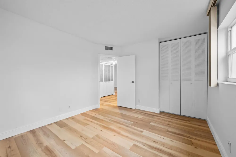 3401 NW 47TH AVENUE #401 Lauderdale Lakes, FL 33319
