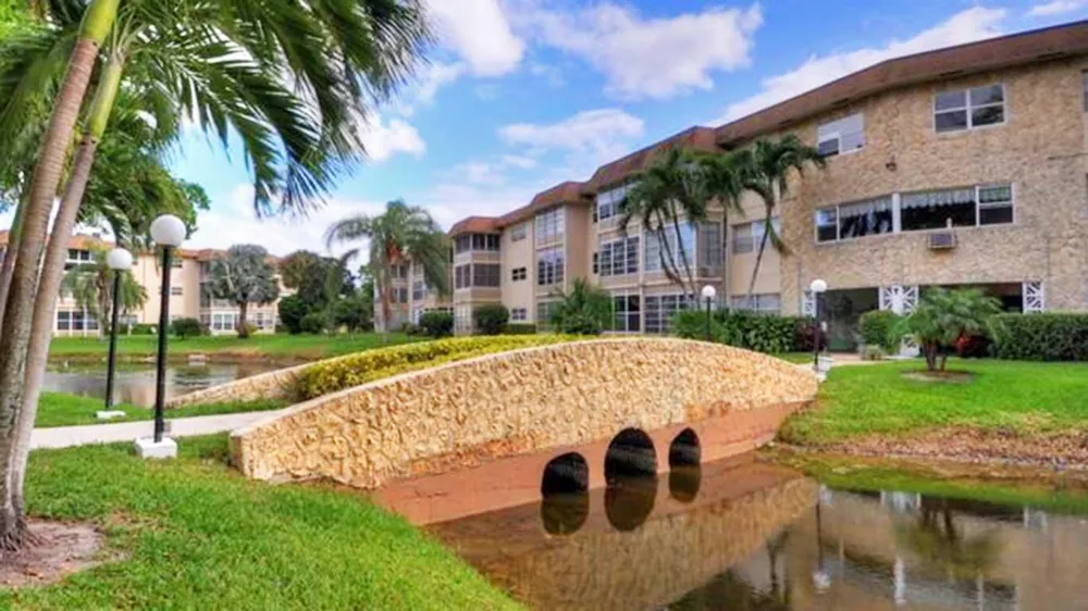 3401 NW 47TH AVENUE #401 Lauderdale Lakes, FL 33319