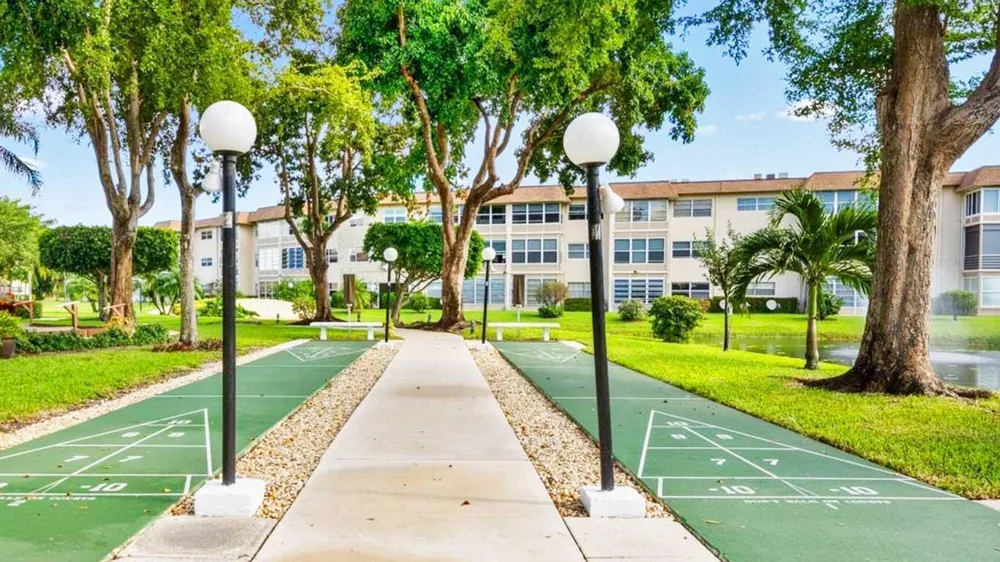 3401 NW 47TH AVENUE #401 Lauderdale Lakes, FL 33319