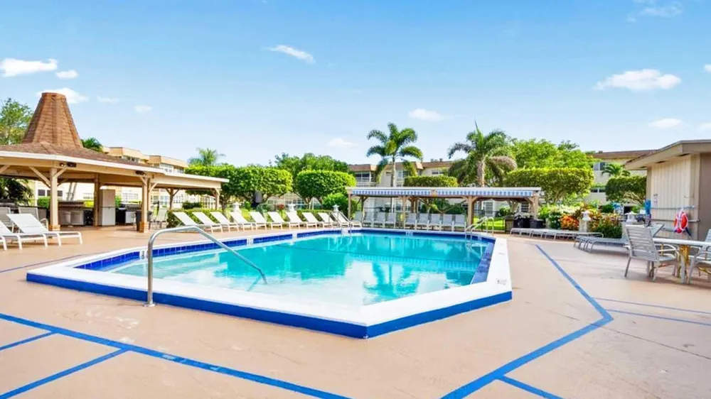 3401 NW 47TH AVENUE #401 Lauderdale Lakes, FL 33319
