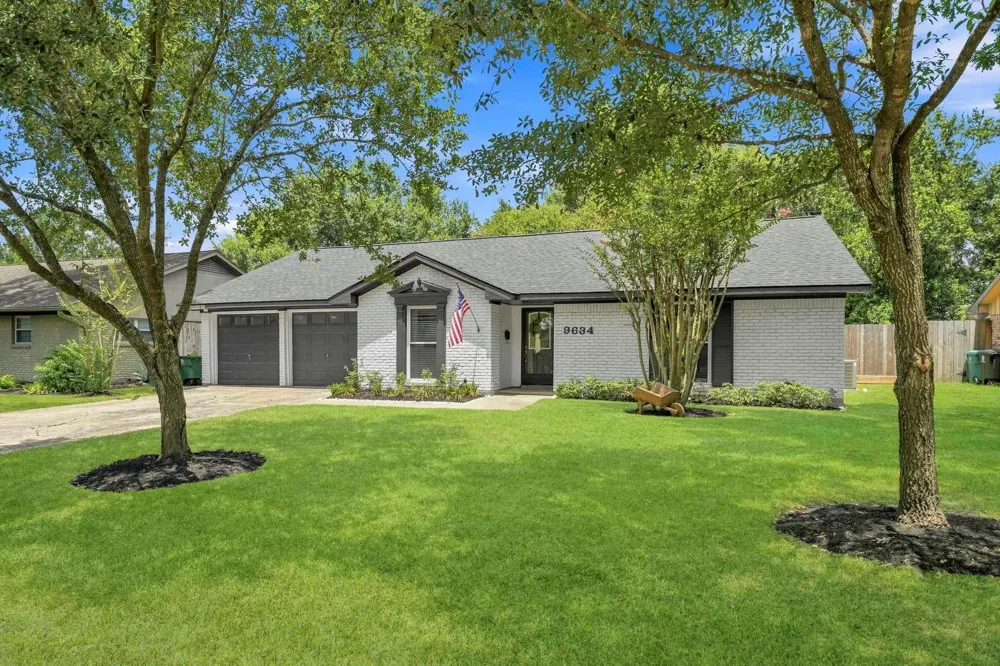9634 Meadowglen Lane Houston, TX 77063