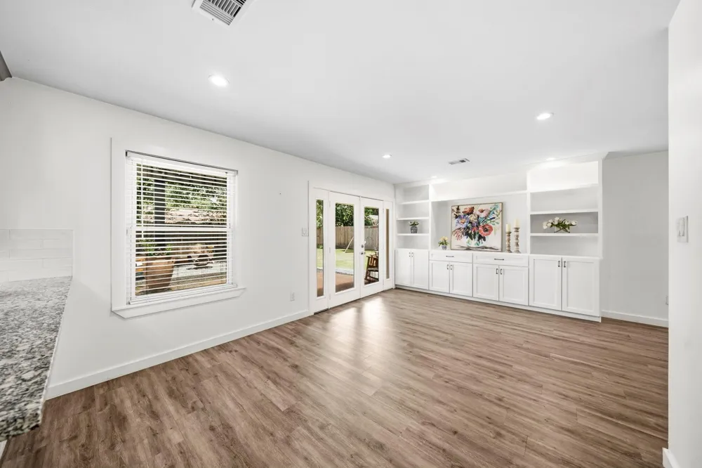 9634 Meadowglen Lane Houston, TX 77063