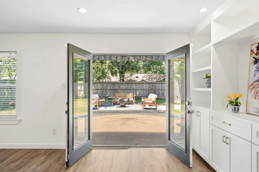 9634 Meadowglen Lane Houston, TX 77063