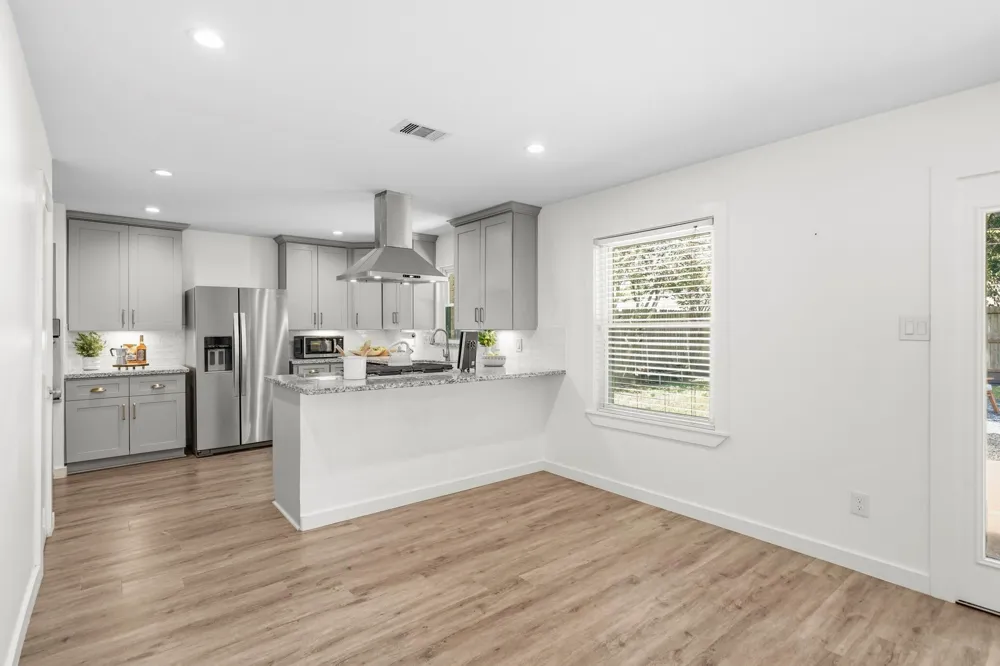 9634 Meadowglen Lane Houston, TX 77063