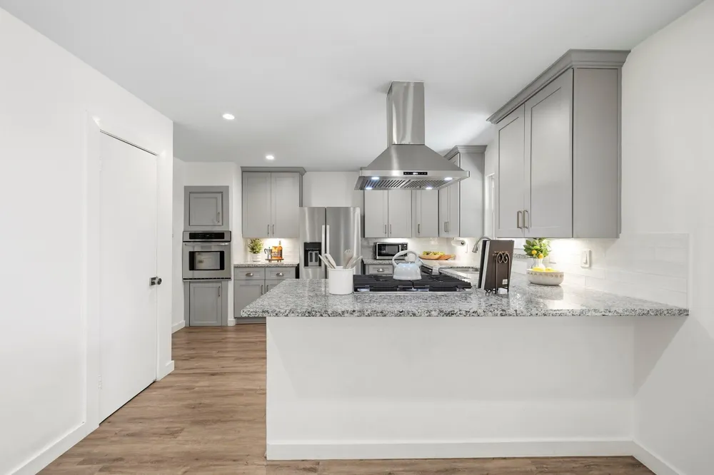 9634 Meadowglen Lane Houston, TX 77063