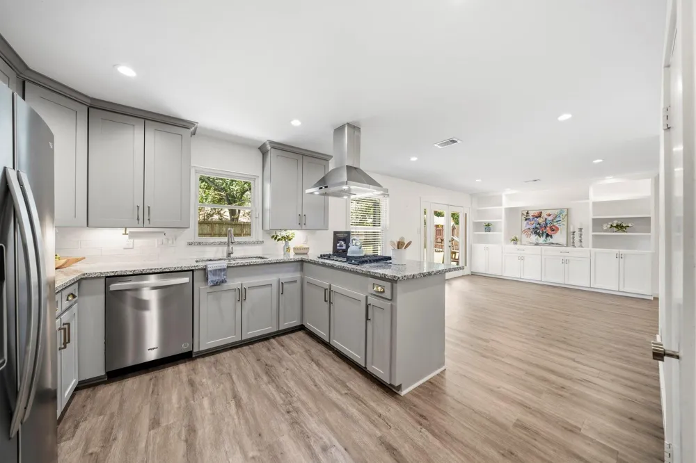 9634 Meadowglen Lane Houston, TX 77063