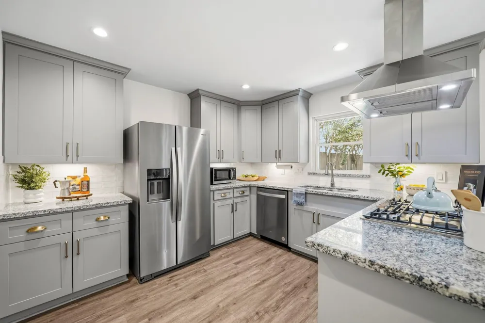 9634 Meadowglen Lane Houston, TX 77063