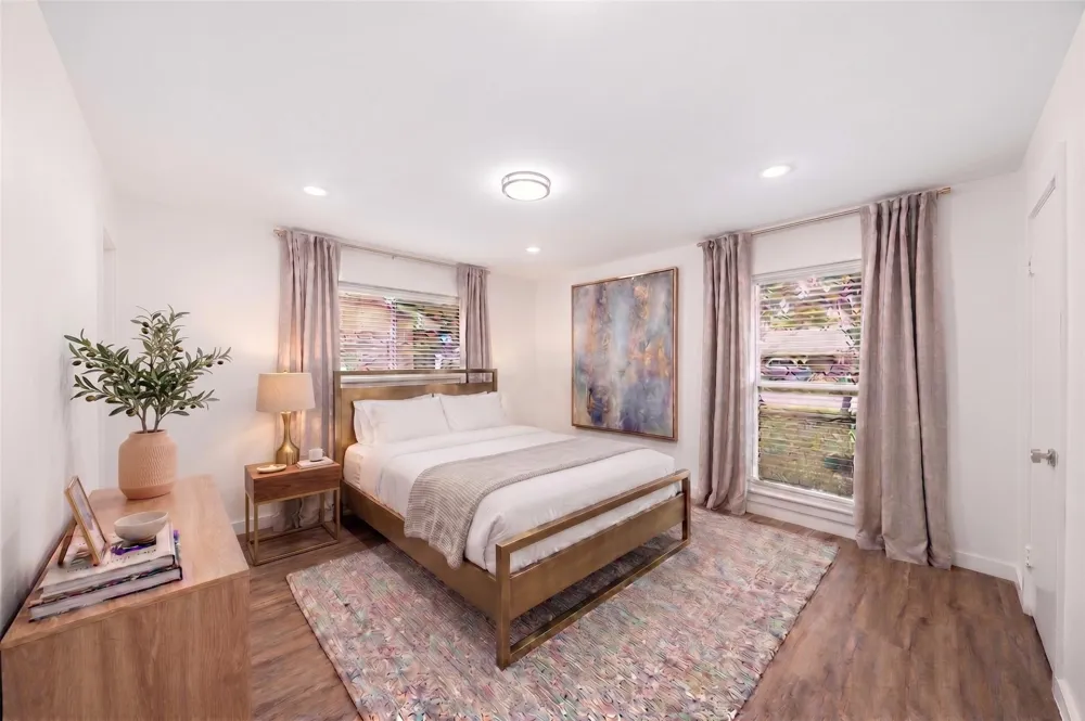 9634 Meadowglen Lane Houston, TX 77063