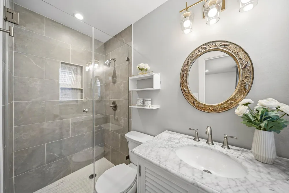 9634 Meadowglen Lane Houston, TX 77063
