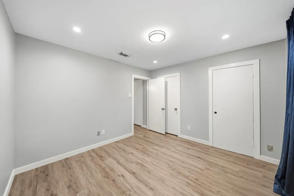 9634 Meadowglen Lane Houston, TX 77063
