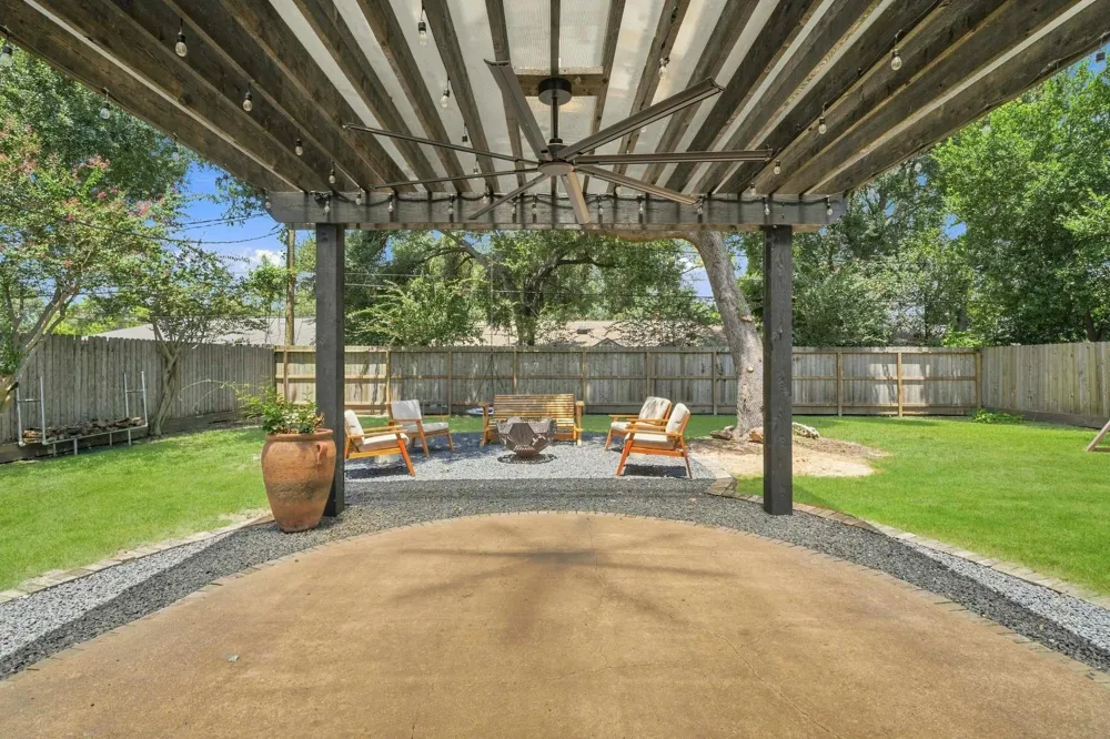 9634 Meadowglen Lane Houston, TX 77063