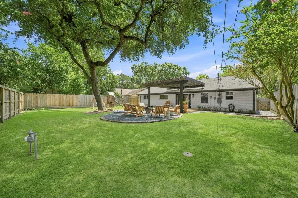 9634 Meadowglen Lane Houston, TX 77063