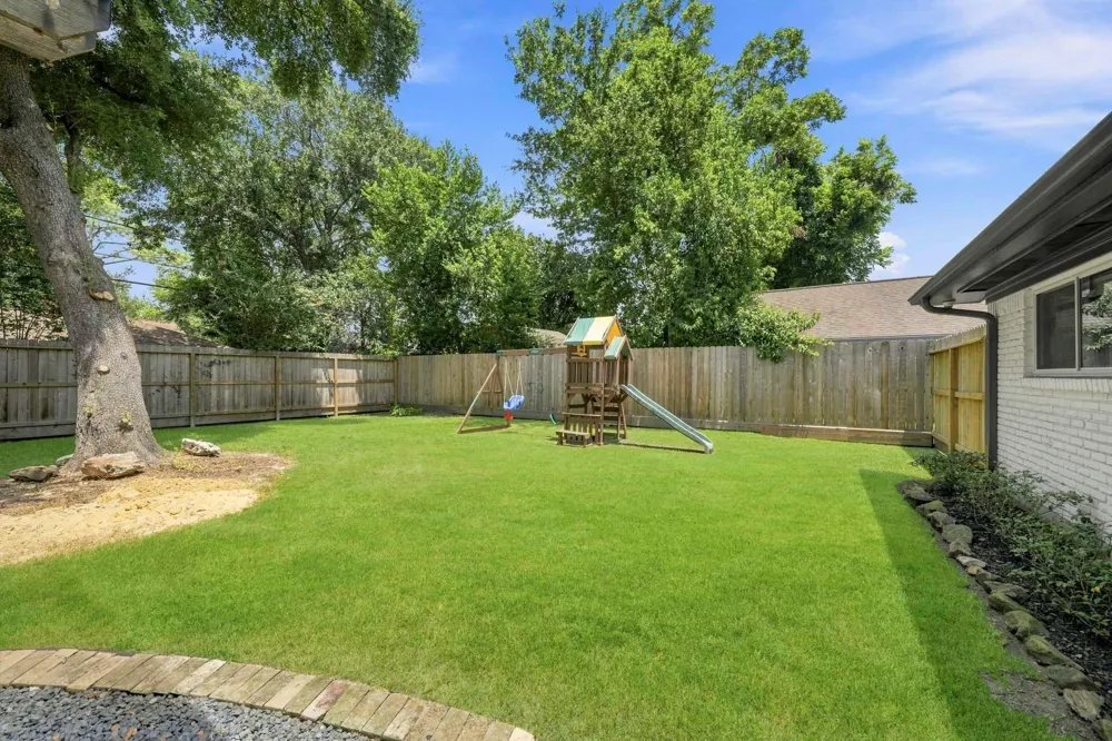 9634 Meadowglen Lane Houston, TX 77063