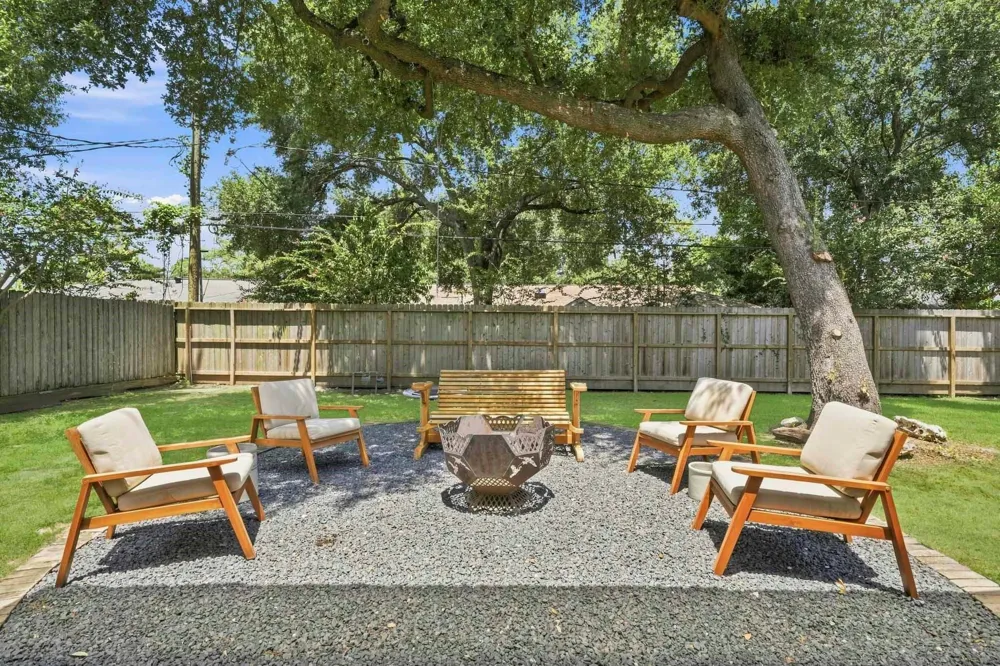 9634 Meadowglen Lane Houston, TX 77063