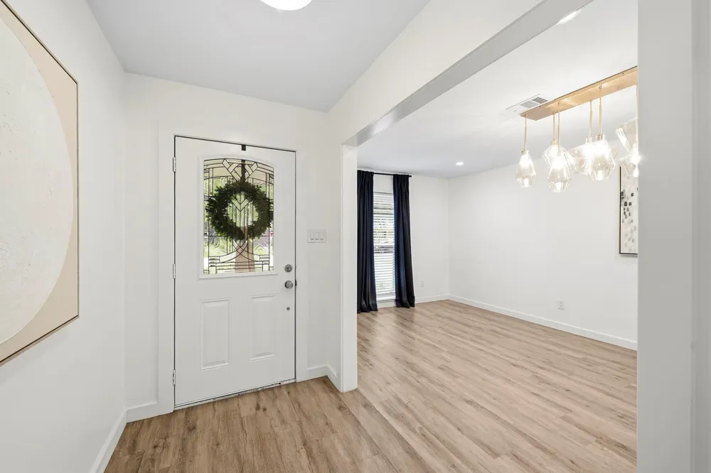 9634 Meadowglen Lane Houston, TX 77063