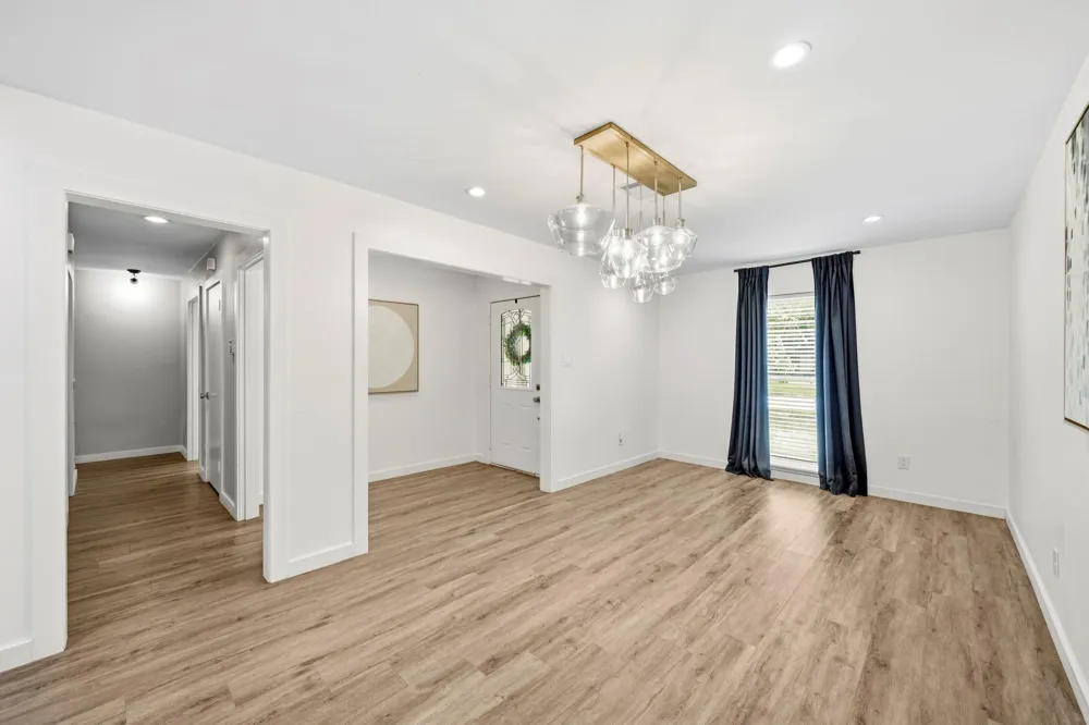9634 Meadowglen Lane Houston, TX 77063