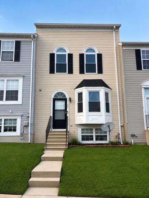 121 HUNTER COURT