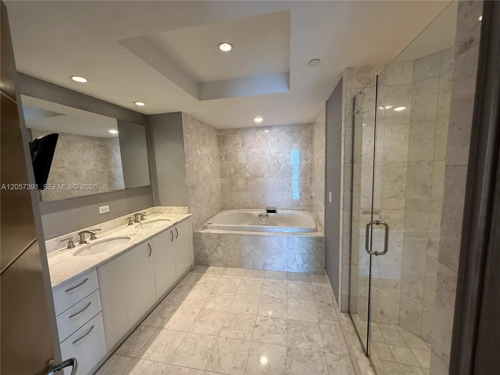 1331 Brickell Bay Dr #2801 Miami, FL 33131