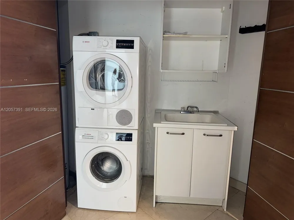 1331 Brickell Bay Dr #2801 Miami, FL 33131
