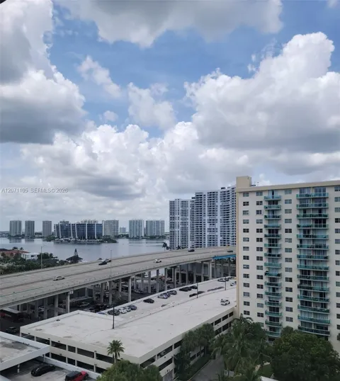 19380 Collins Ave #1207