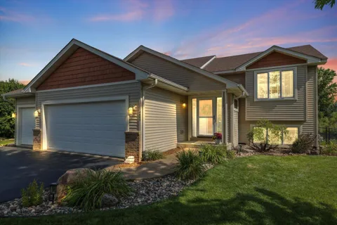 4805 187th Street W