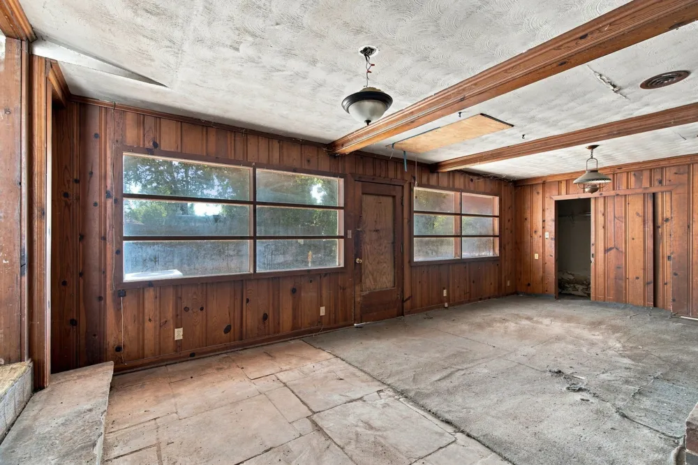 1013 Oak Street Grand Prairie, TX 75050