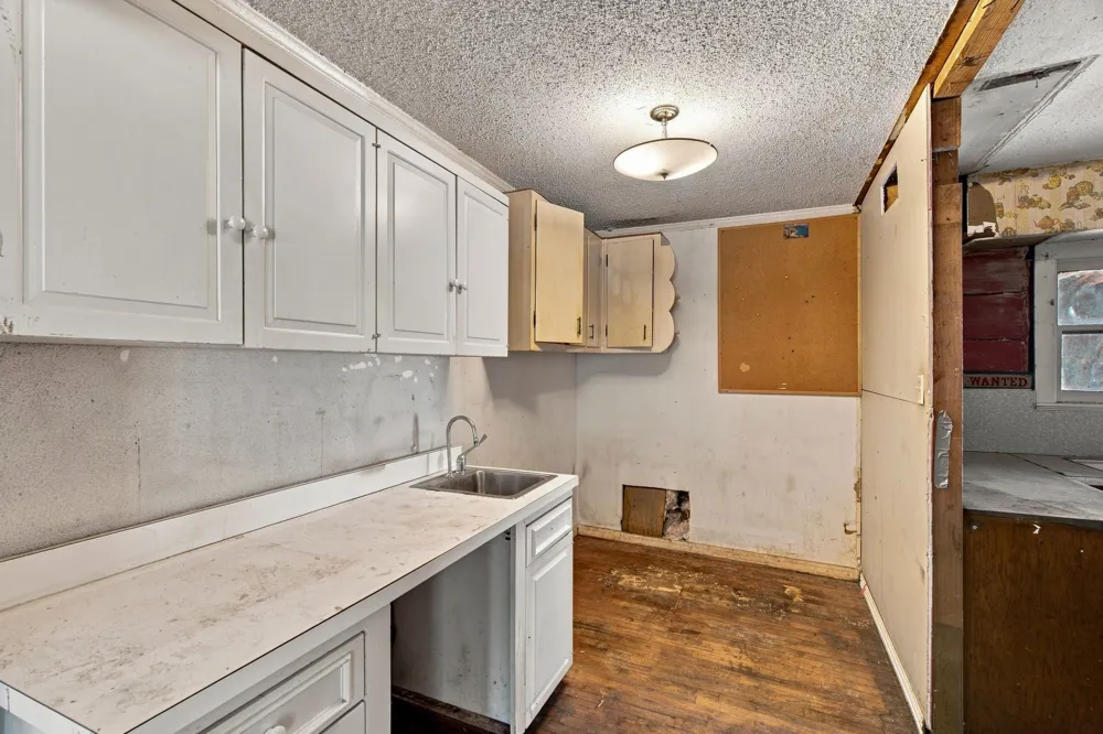 1013 Oak Street Grand Prairie, TX 75050
