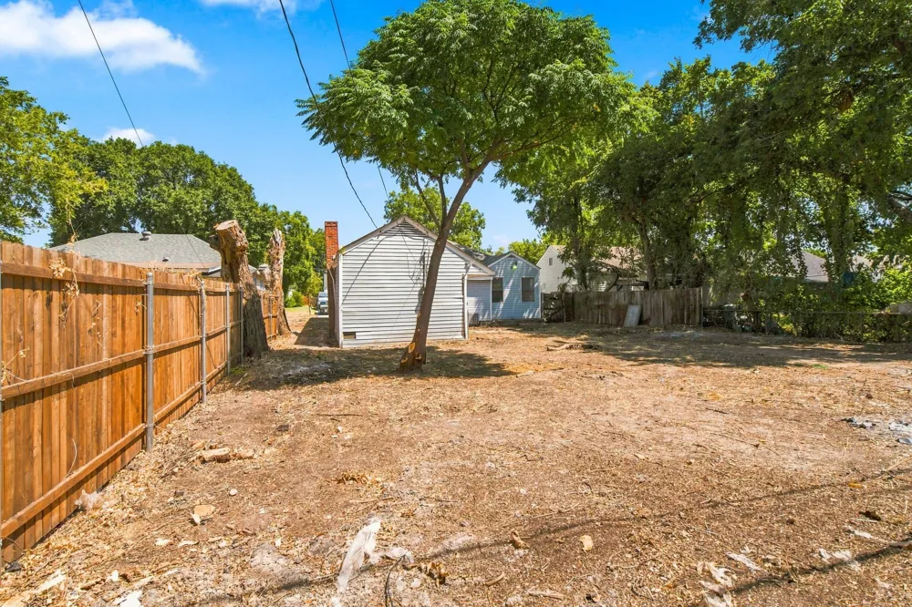 1013 Oak Street Grand Prairie, TX 75050