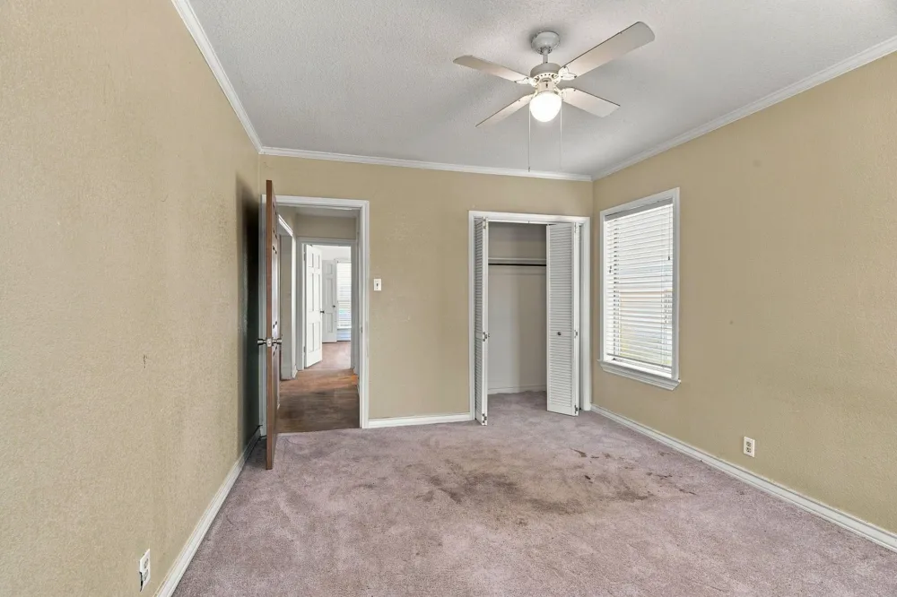 1013 Oak Street Grand Prairie, TX 75050