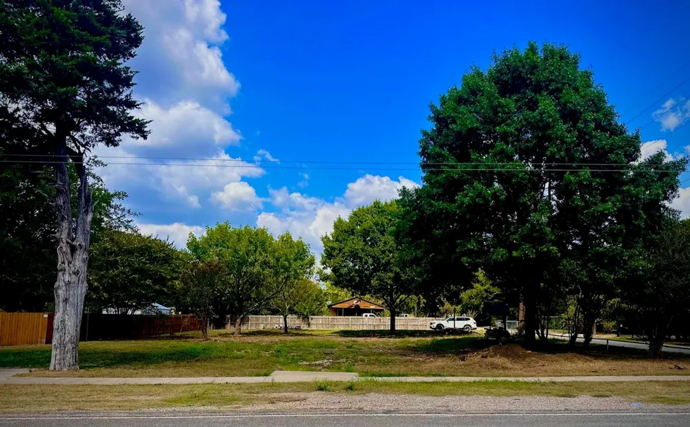 326 E Grand Street Whitewright, TX 75491
