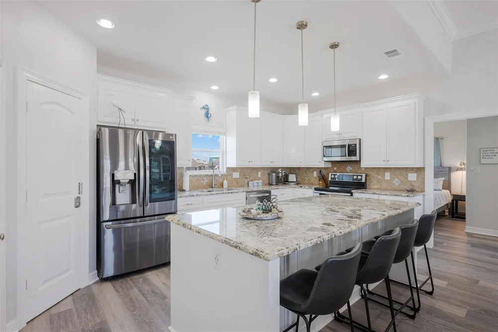 956 Biscayne Crystal Beach, TX 77650
